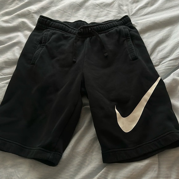 nike shorts size small - Picture 1 of 3